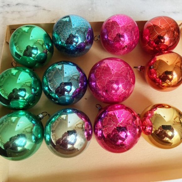 Vintage Box of 12 Christmas Glass Ball Ornaments Austria Rainbow Pink Green Blue - Picture 5 of 10